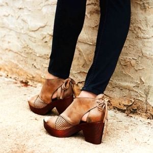 Free People Revolver Platform Leather Clog Sandals Size 38